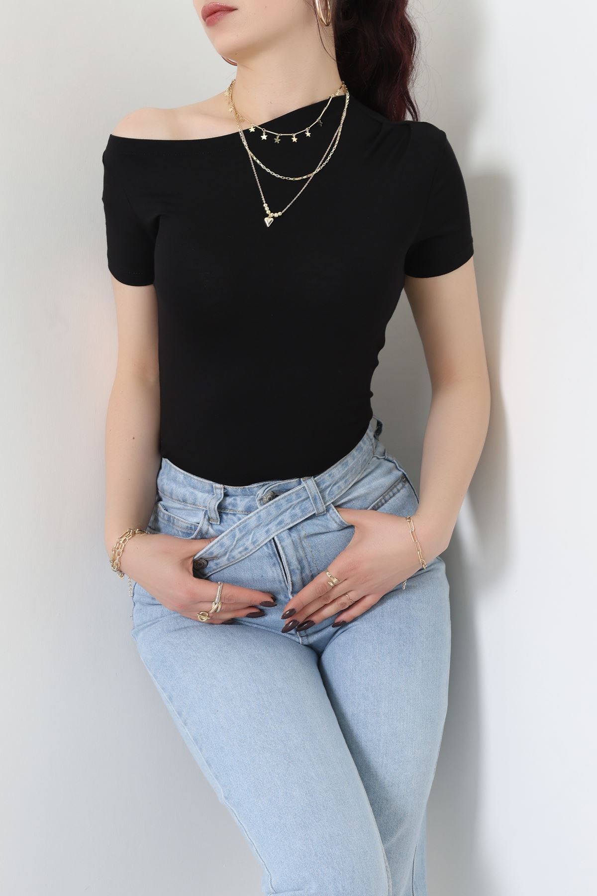 Tek Omuzu Açık Büzgülü Viskon Bluz Siyah - 61365.1256.