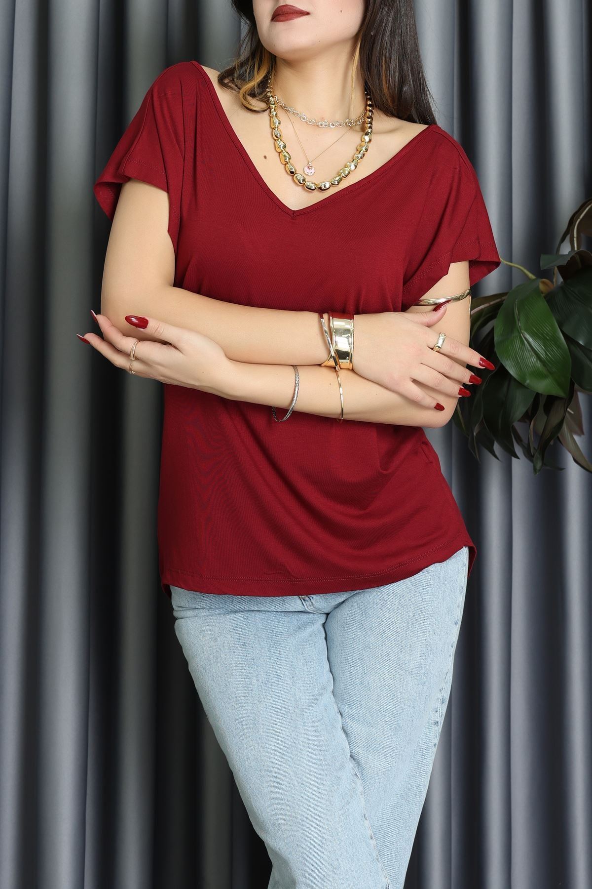 V Yakalı Arkadan Kurdele Detaylı Viskon Bluz Bordo - 87152.1256.