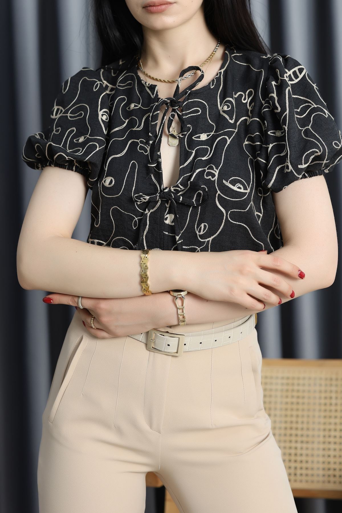 Topshow Nakışlı Önden Baglamalı Bluz Siyah - 90003.155.