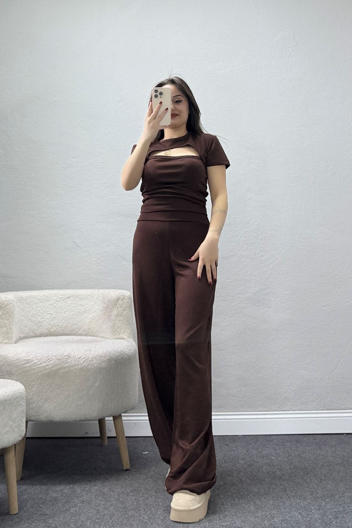 Göğüs Dekolteli Modal Kumaş Kısa Kollu Takım Kahve - 55094.1567.