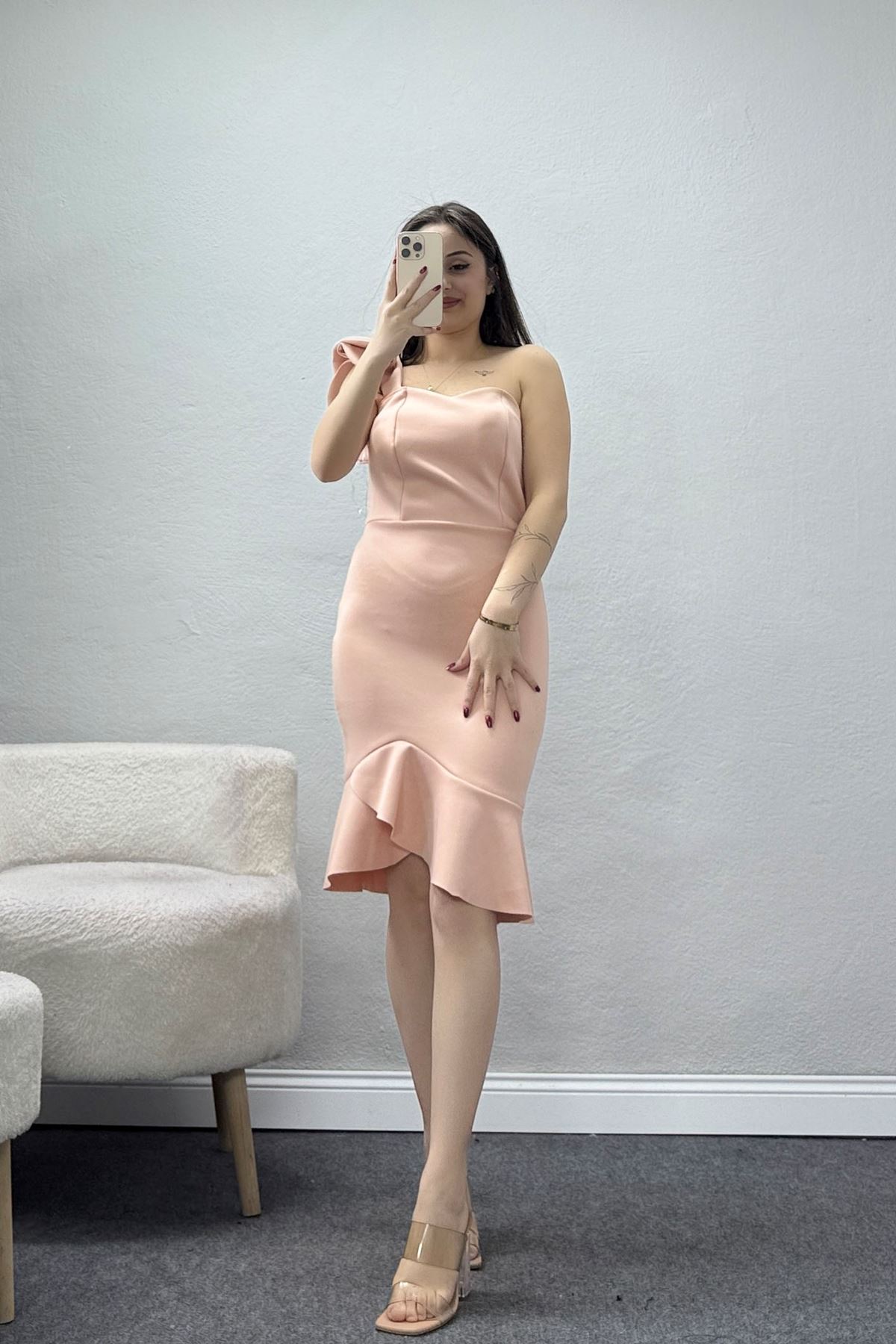 Tek Omuz Fırfır Detaylı Krep Elbise Pudra - 581785.1592.