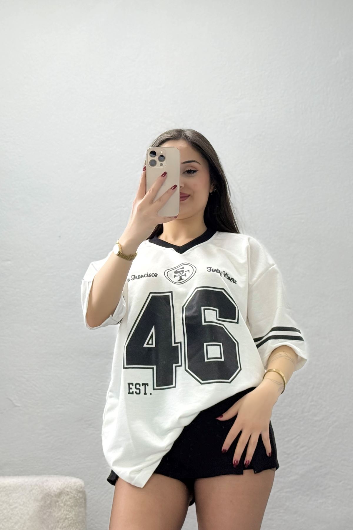 V Yaka Oversize 2 İplik Forma Tişört Beyaz - 88101.1878.