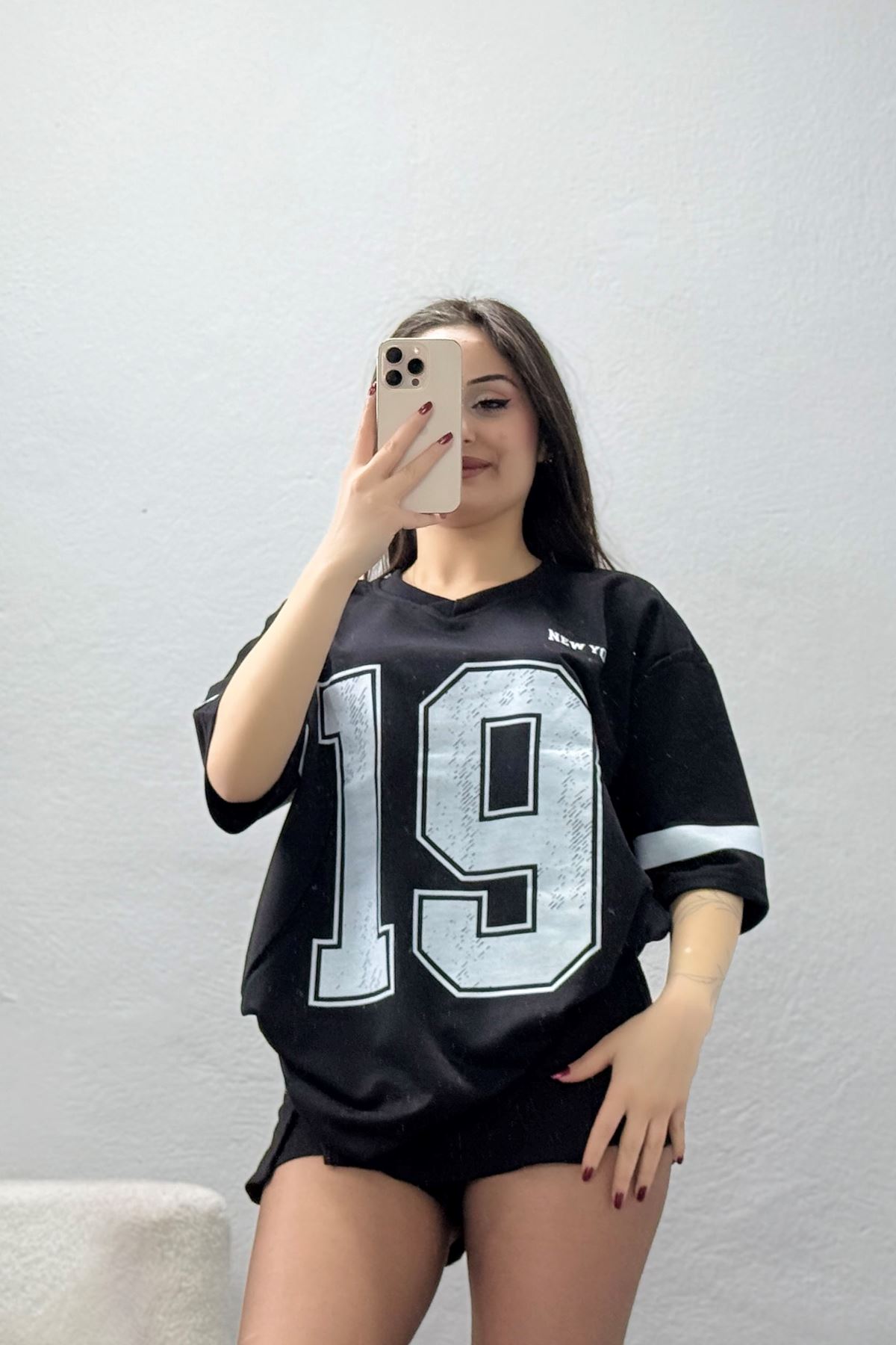 V Yaka Oversize 2 İplik Forma Tişört Siyah - 88106.1878.