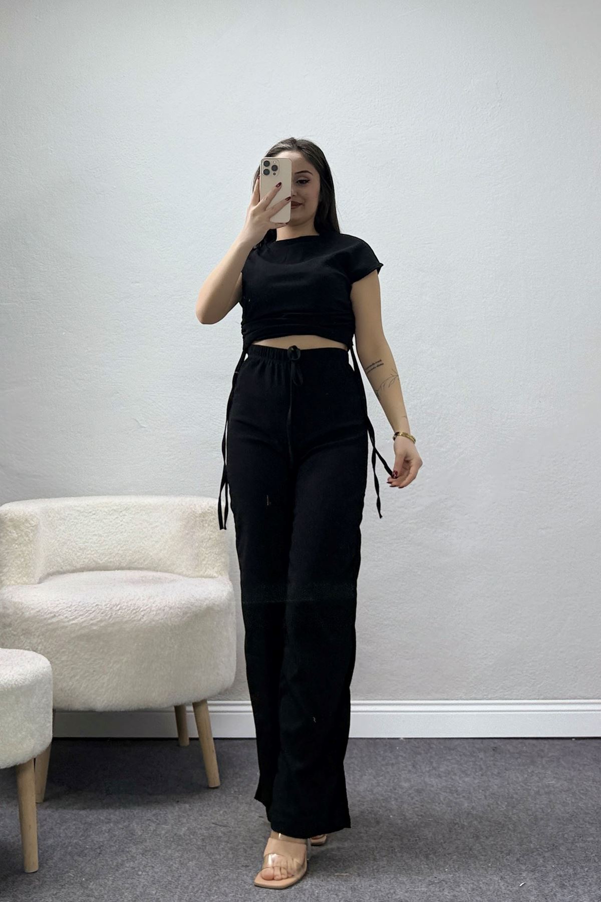 Yanlardan Büzgü Detaylı Bürümcük Takım Siyah - 55083.599.