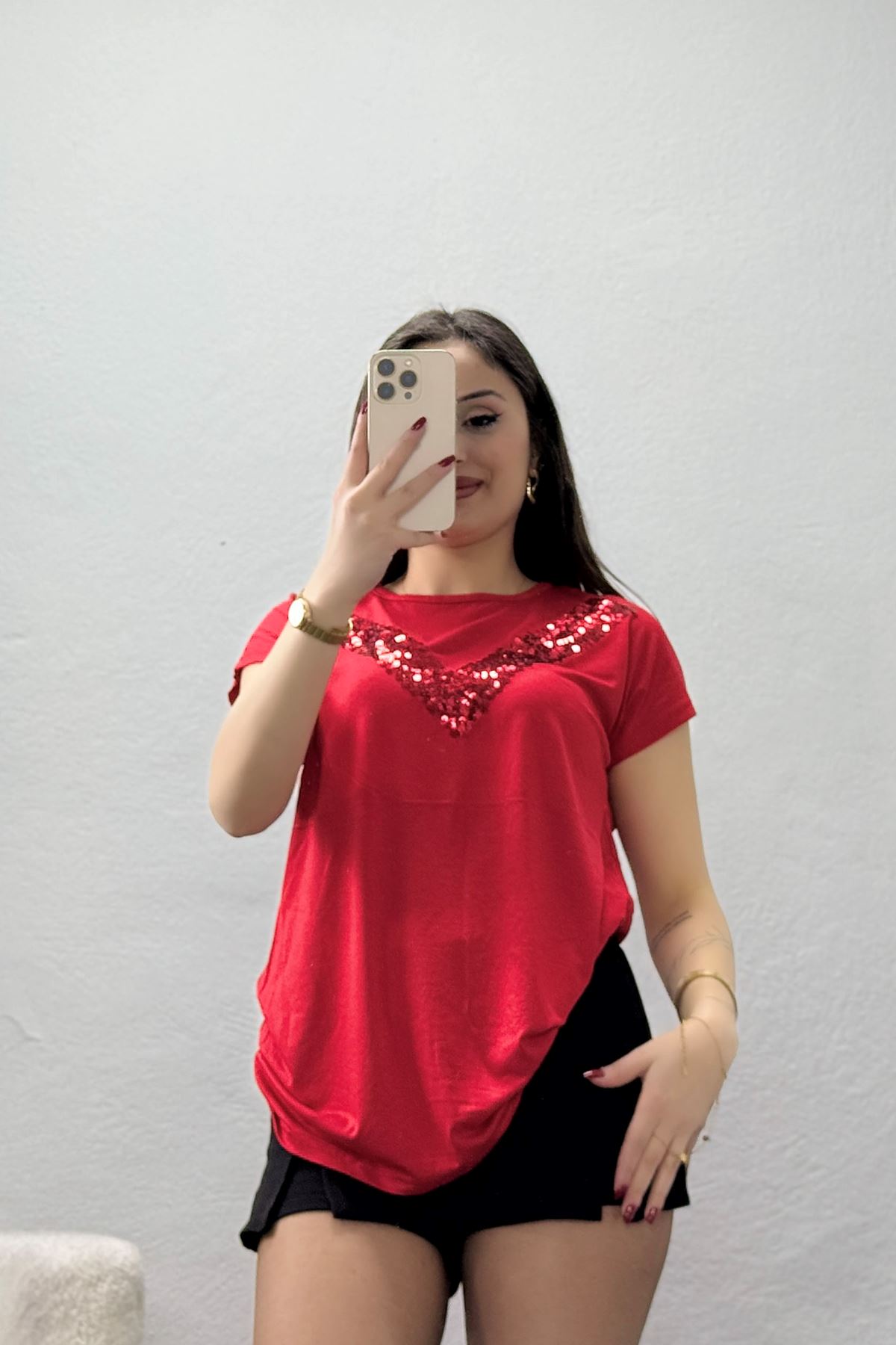 Yaka Pul İşlemeli Viskon Bluz Kırmızı - 70647.599.