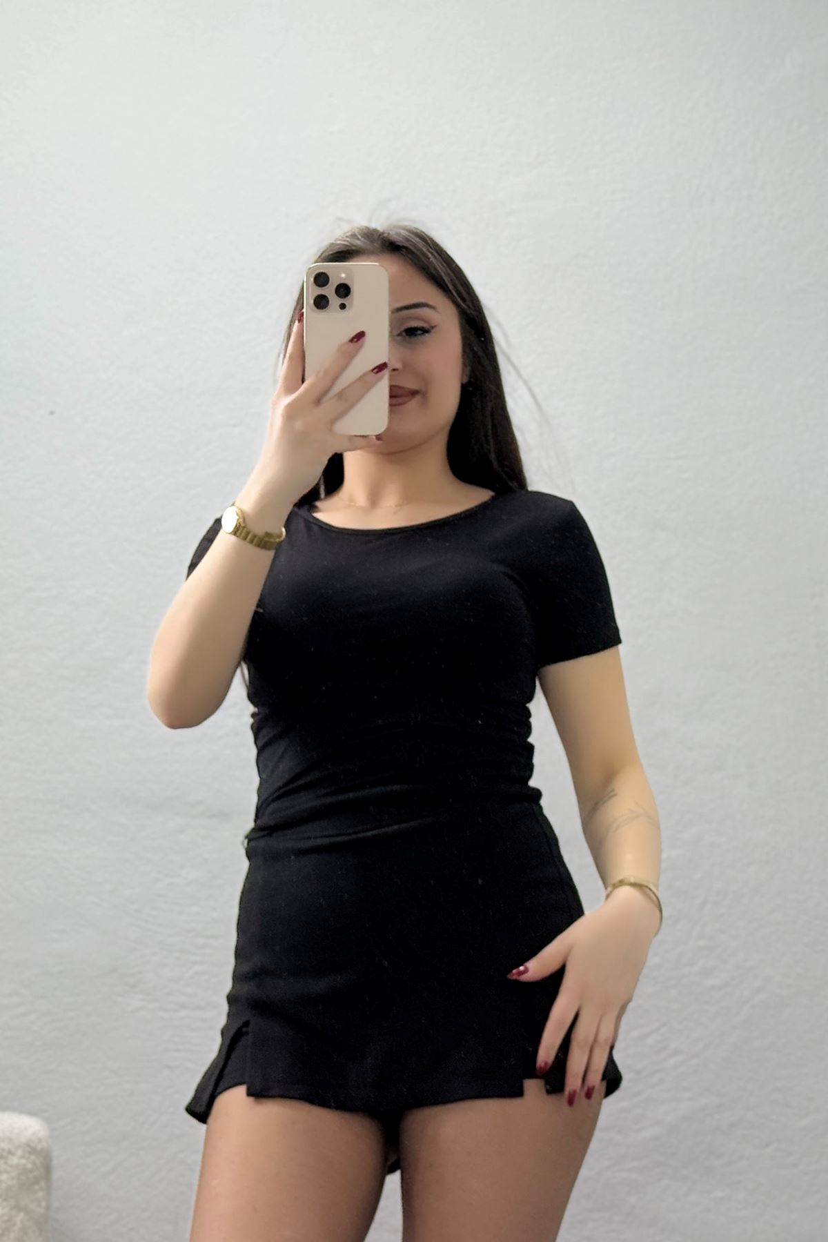 Sırt V Yaka Dantel Detaylı İpeksi Viskon Bluz Siyah - 71119.1567.