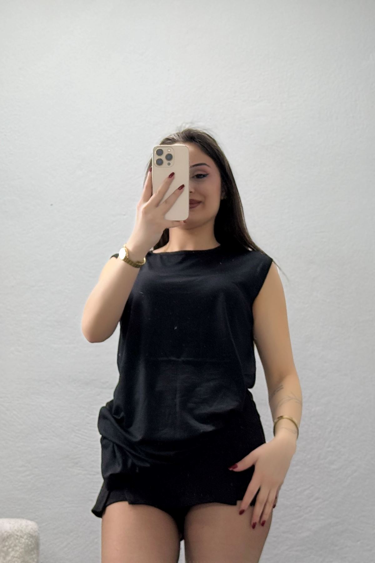 Bisiklet Yaka Sıfır Kollu Viskon Bluz Siyah - 71487.599.