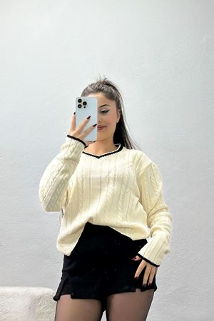 V Yaka Triko Bejçizgili - 5126.2043.