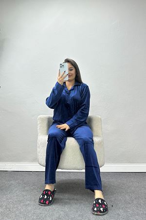 Likralı Fransız Kadife Düğmeli Pijama Takımı Lacivert - 42069.1049.