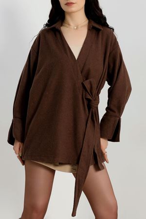 Bileğinden Bağlamalı Kruvaze Yaka Kaşe Gömlek Acıkahve - 70993.1775.