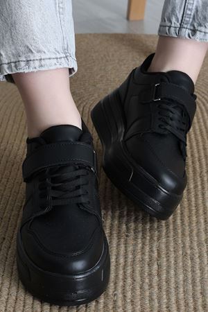 Günlük Spor Ayakkabı Siyah - 42433.2082.