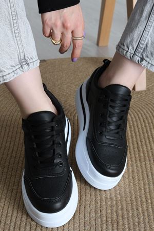 Günlük Spor Ayakkabı Siyahbeyaz - 31532.2082.