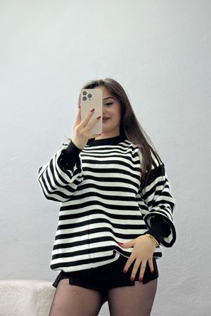 Oversıze Çizgili Triko Siyahbeyaz - 2025.1577.