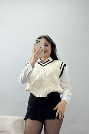 V Yaka Triko Süveter Lattesiyah - 493.1577.