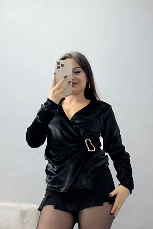 Beli Toka Detaylı Kadife Bluz Siyah - 42663.1949.