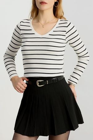 V Yaka Çizgili Kaşkorse Body Ekrusiyah - 70763.1748.