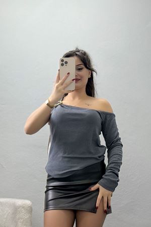 Buzzy Kumaş Tek Omuz Toka Detaylı Bluz Antrasit - 1010.2119.