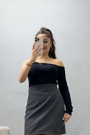 Buzzy Kumaş Tek Omuz Toka Detaylı Bluz Siyah - 1010.2119.