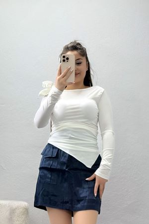 Sandy Önü Asimetrik Kesim Fiyonk Detaylı Bluz Ekru - 42808.1949.