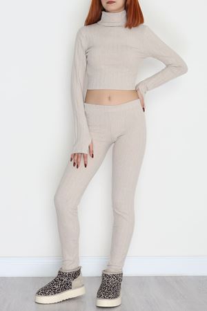 Parmak Geçmeli Yarım Dik Yaka Likralı Raporlu İnterlok Takım Bej - 90968.1748.