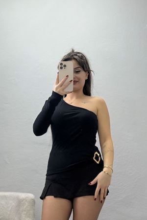 Buzzy Kumaş Tek Omuz Toka Detaylı Bluz Siyah - 1052.2119.