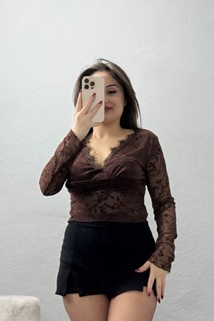 Yakası Dantel Detaylı Flok Baskı Transparan Bluz Kahve - 4171.1247.