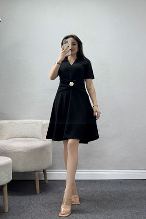 Aksesuar Detaylı Krep Kumaş Kloş Elbise Siyah - 71182.2143.