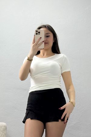 Sırt V Yaka Dantel Detaylı İpeksi Viskon Bluz Ekru - 71119.1567.