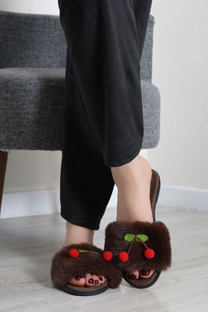 Kadın Peluş Kirazlı Ev Terliği Açık Kahve
