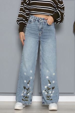 Kadın Çiçek Nakışlı Geniş Paça Kot Pantolon Açıkmavi