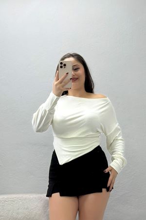 Kadın Buzzy Asimetrik Kesim Bluz Ekru