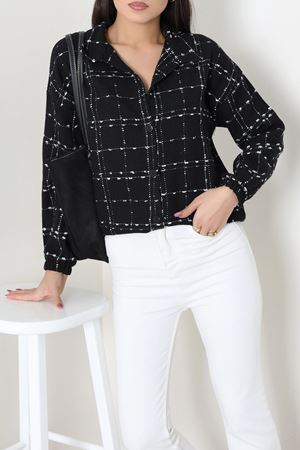 Kadın Dokuma Desenli Polo Yaka Gömlek Siyah Model TV-101697