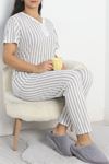 Yaka Dantelli Büyük Beden Pijama Takımı Griçizgili - 50386.1050.