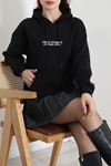 Kadın Kapşonlu Baskılı Sweat Siyah Model TV-101839